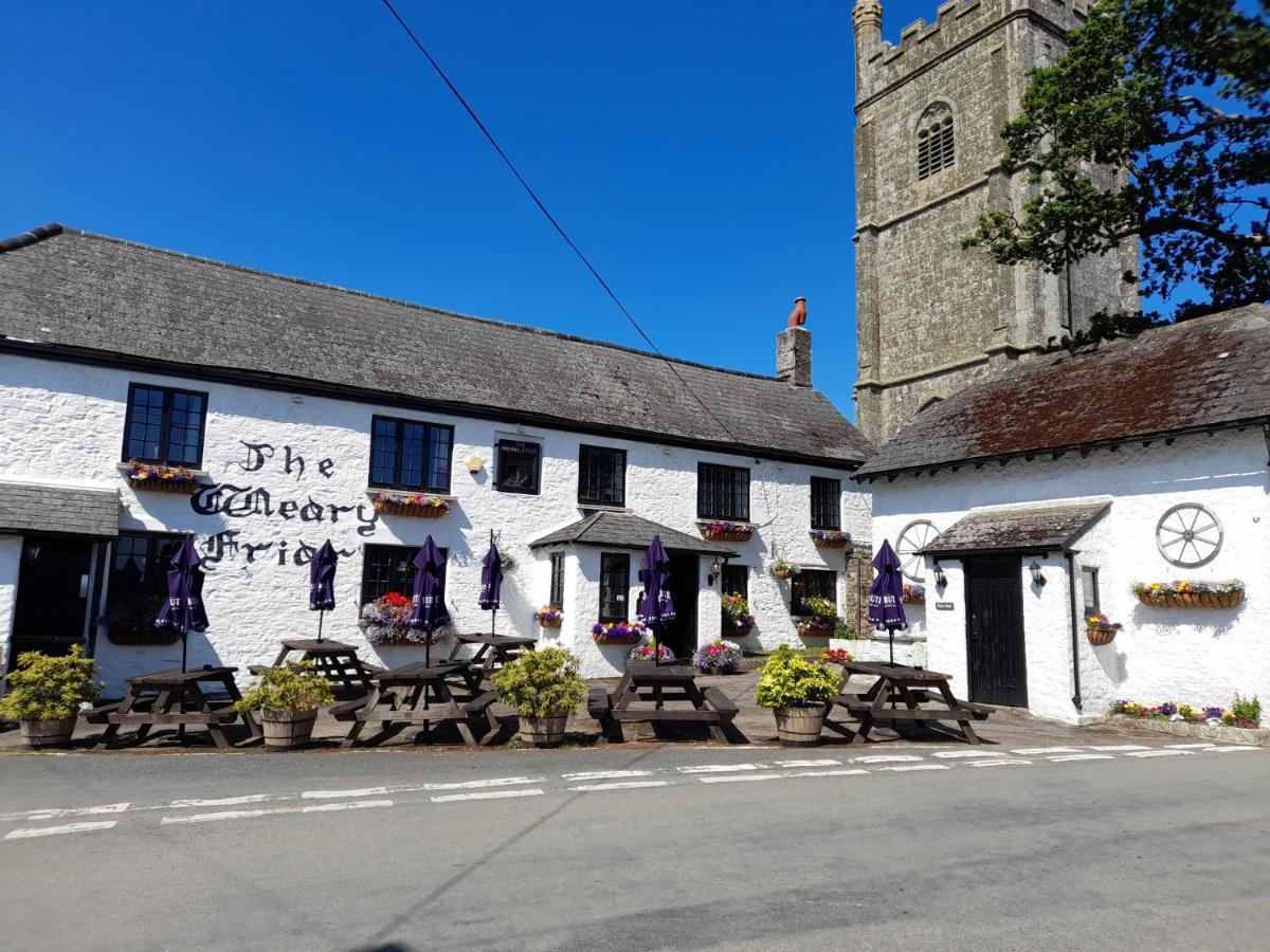 The Weary Friar Inn Pillaton エクステリア 写真