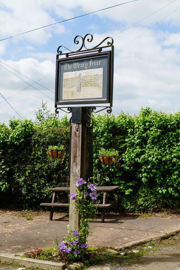 The Weary Friar Inn Pillaton エクステリア 写真